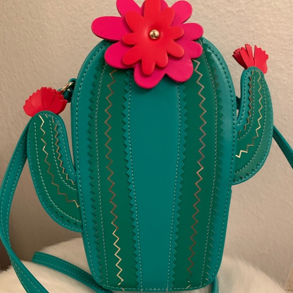 kate spade Handbags - Kate Spade Cactus Crossbody